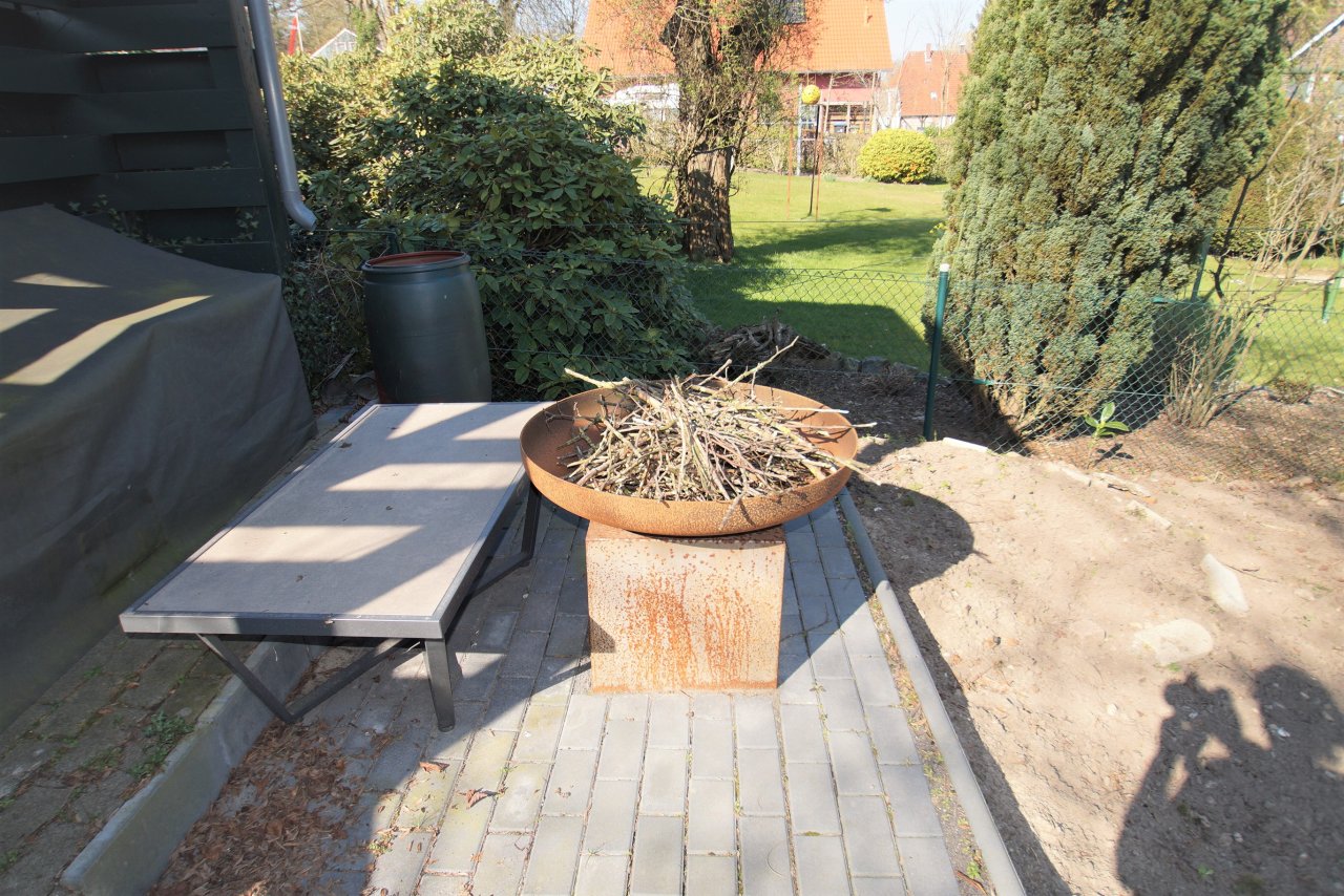 gemüdliche Feuerstelle im Garten gemüdliche Feuerstelle im Garten