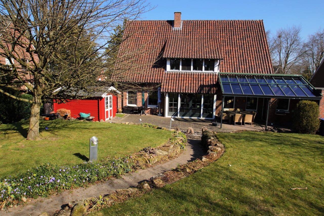 das Haus vom Garten aus das Haus vom Garten aus